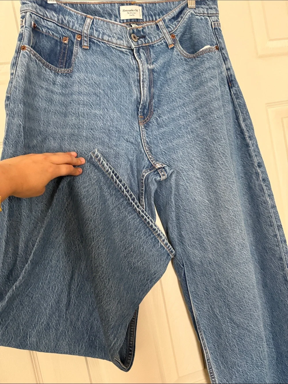 NWT Abercrombie Ultra Loose Low Rise Curve Love Jeans